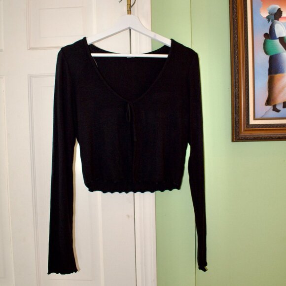 Garage  Long Sleeve Front Tie Flyaway in Jet Black - Picture 2 of 3